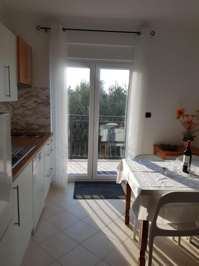 Apartment mit Balkon Porec Bagian luar foto